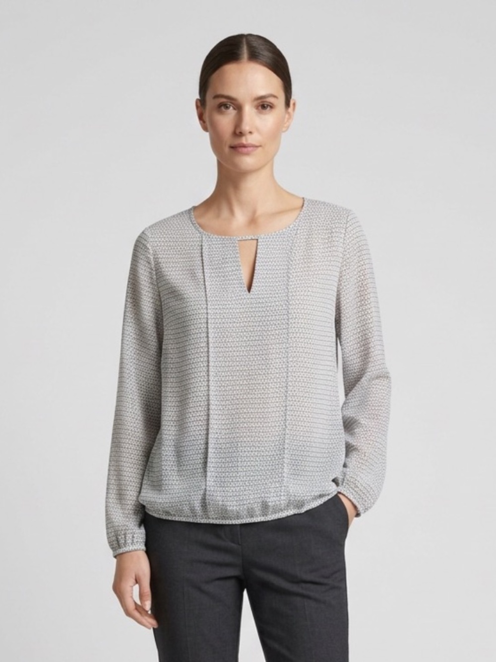 Max Studio Black and White Geometric Long-Sleeve Blouse with elastic hem